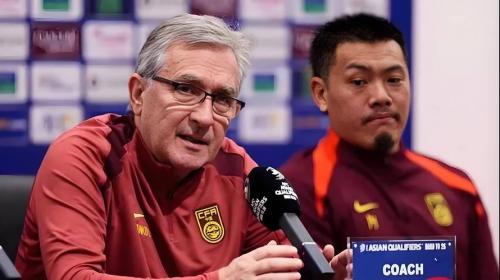 媒体人：建议伊万给于汉超机会，说不定他能让国足产生化学反应