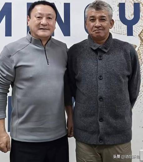 马明宇、冯潇霆对话：让家长更愿意孩子踢球，我们都为了国足