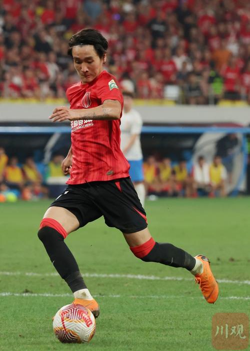 媒体人解读韦世豪和克雷桑受罚区别：活球和死球，韦符合从重处罚