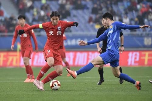 媒体人：申花国脚明日返沪单独训练，后天下午出发备战京沪大战_1