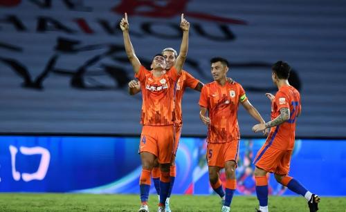 王博：球队目前处于伤病比较严重的情况，所以大家更要专注