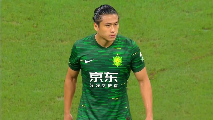 媒体人：张玉宁染红判罚有争议但没硬伤杨立瑜倒地应是黄点套餐