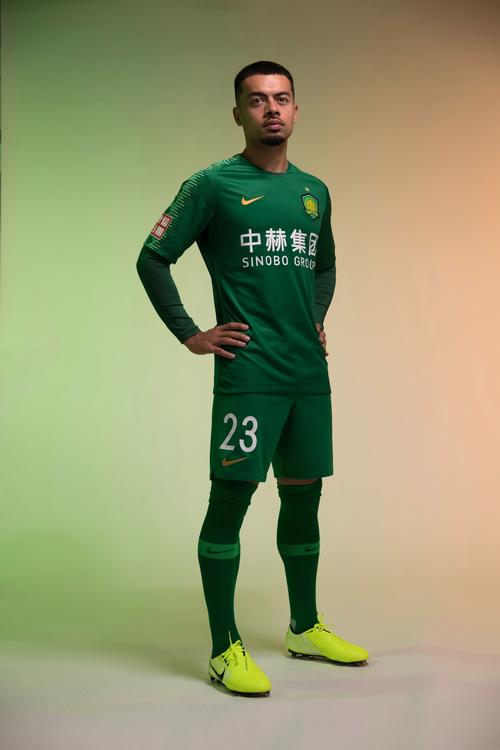 媒体人：上杨皓宇意义何在李可水平够会被国足杀鸡给猴看吗