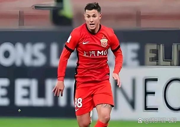 媒体人谈海牛球员球迷冲突原因：球员原本是想解释自己没踢好