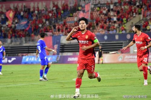 媒体人：抽搐昏厥的三镇U21球员姜利勋目前还好，被诊断为脑震荡