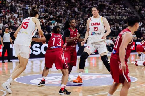外线要找到机会！半场三分对比：比利时17中7中国女篮仅7中2