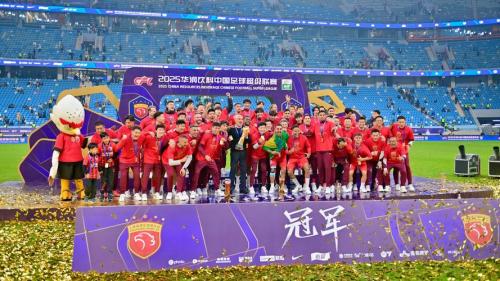 媒体人热议中超：申花冲冠陷入小低谷，海港低调前行见卫冕曙光