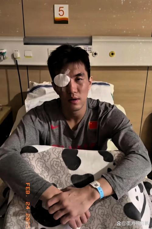 突发！郭艾伦受到重伤，被担架送往医院，恐赛季报销