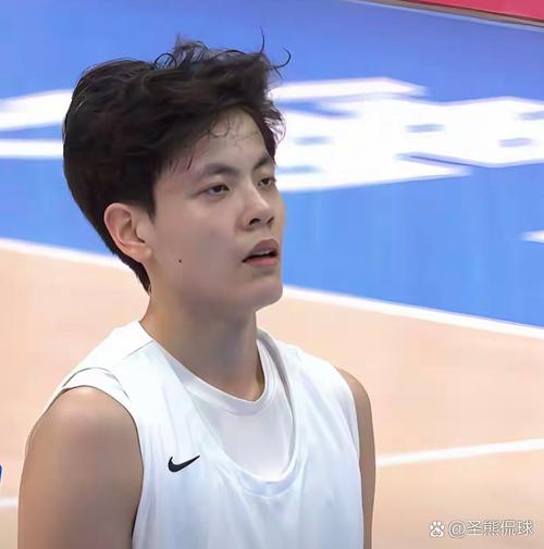 三分大赛预赛：杨舒予发挥稳定拿下17分并列第一晋级明晚的决赛