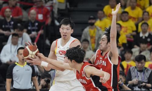 晚上7点，国际篮联罕见改口：向中国男篮致歉，只字不提处罚裁判