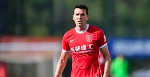 媒体人：云南玉昆正在接触徐正源、周定洋，能否成行9月确定