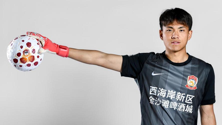 没想到！李昊屡献神扑让他成为大鱼就中超看豪门谁能出手