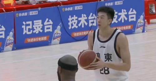 完爆王少杰+碾压焦泊乔！CBA最强中锋打成大腿，已被广东队锁定！