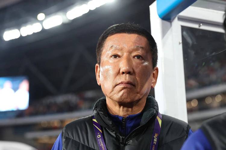 媒体人：崔康熙近年几乎只跟一个经纪人合作，现球队教练想法相反