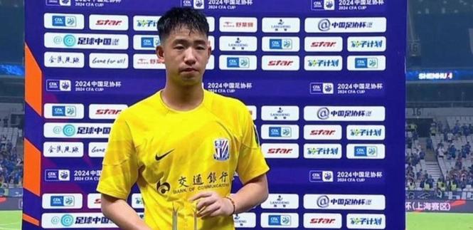 媒体人：鲍亚雄今年这状态表现，还能场场首发，完全不可理喻！