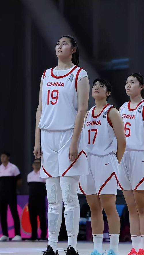 力压2米26张子宇夺MVP!中国女篮23岁新星轰23+8:宫鲁鸣栽培她