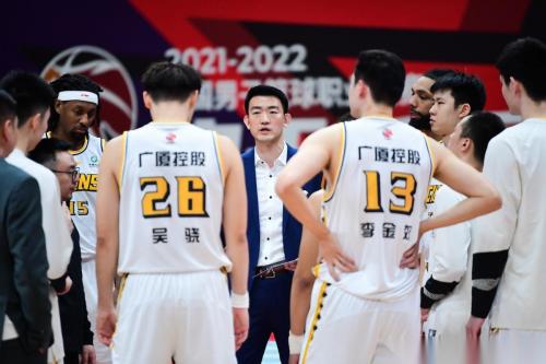 王博:球队没有资本去小视任何一支队伍大家在场上打得好才能赢