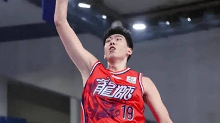 完爆陶汉林+碾压克里斯！徐昕打成广州大腿，或无缘回归广东队