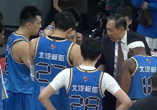 输北京队10分！辽宁队3人表现低迷，是输球的关键原因
