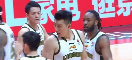团队篮球！乌戈：我们不是依赖两三个球员主宰比赛的球队
