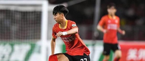 马德兴评U16国青大胜越南：下半时进攻要好不少，这个比分很不错